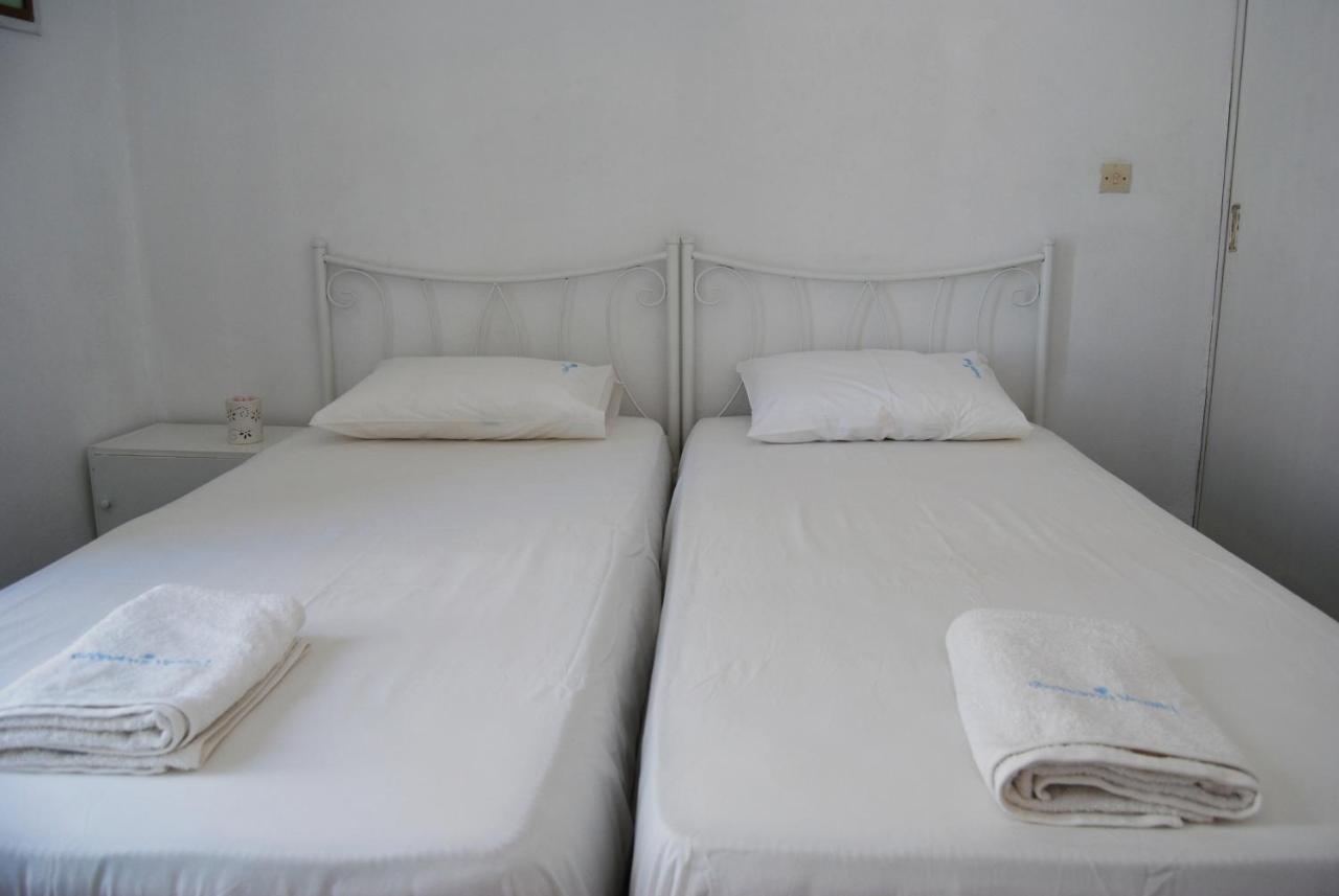 Grandma Vasiliki Rooms To Let Хора Екстер'єр фото